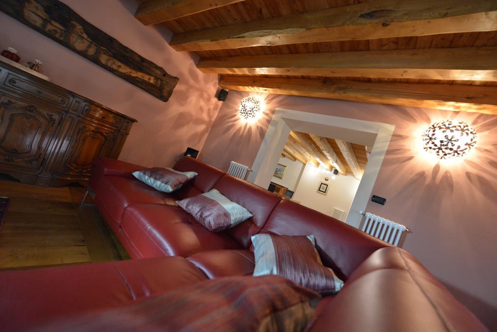 Au Berceau Du Bien-Etre Villa Chambave Kamer foto