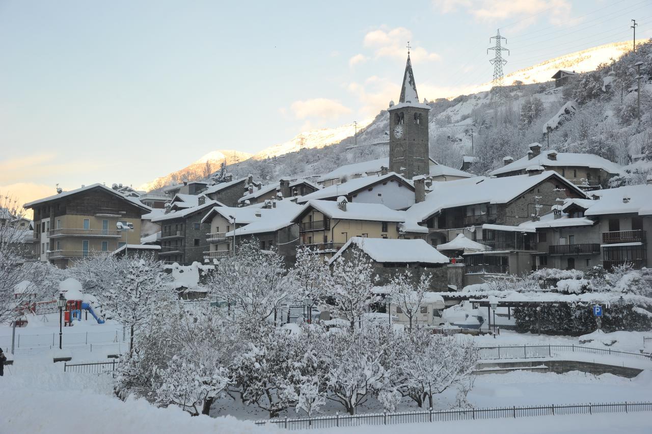 Au Berceau Du Bien-Etre Villa Chambave Buitenkant foto
