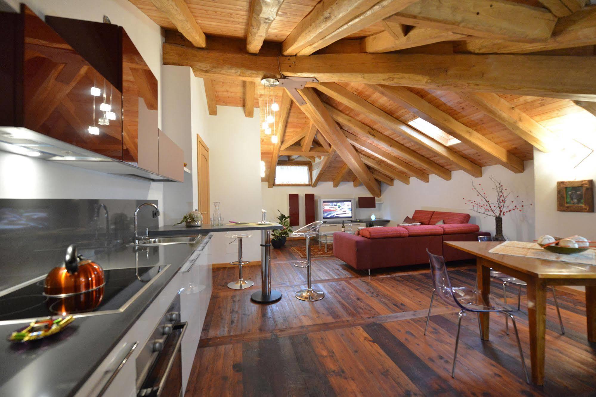 Au Berceau Du Bien-Etre Villa Chambave Buitenkant foto