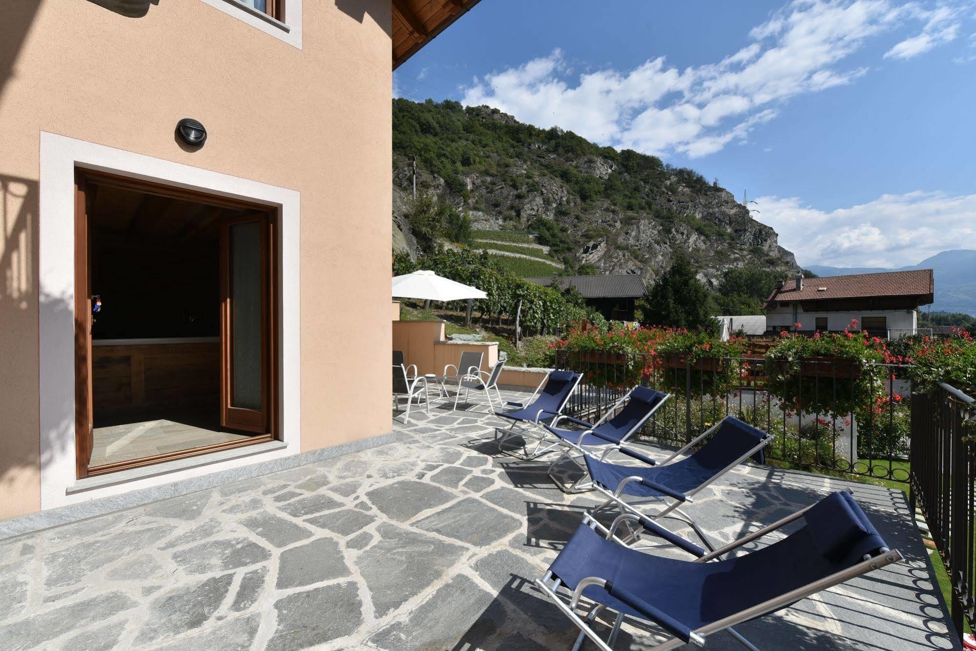 Au Berceau Du Bien-Etre Villa Chambave Buitenkant foto
