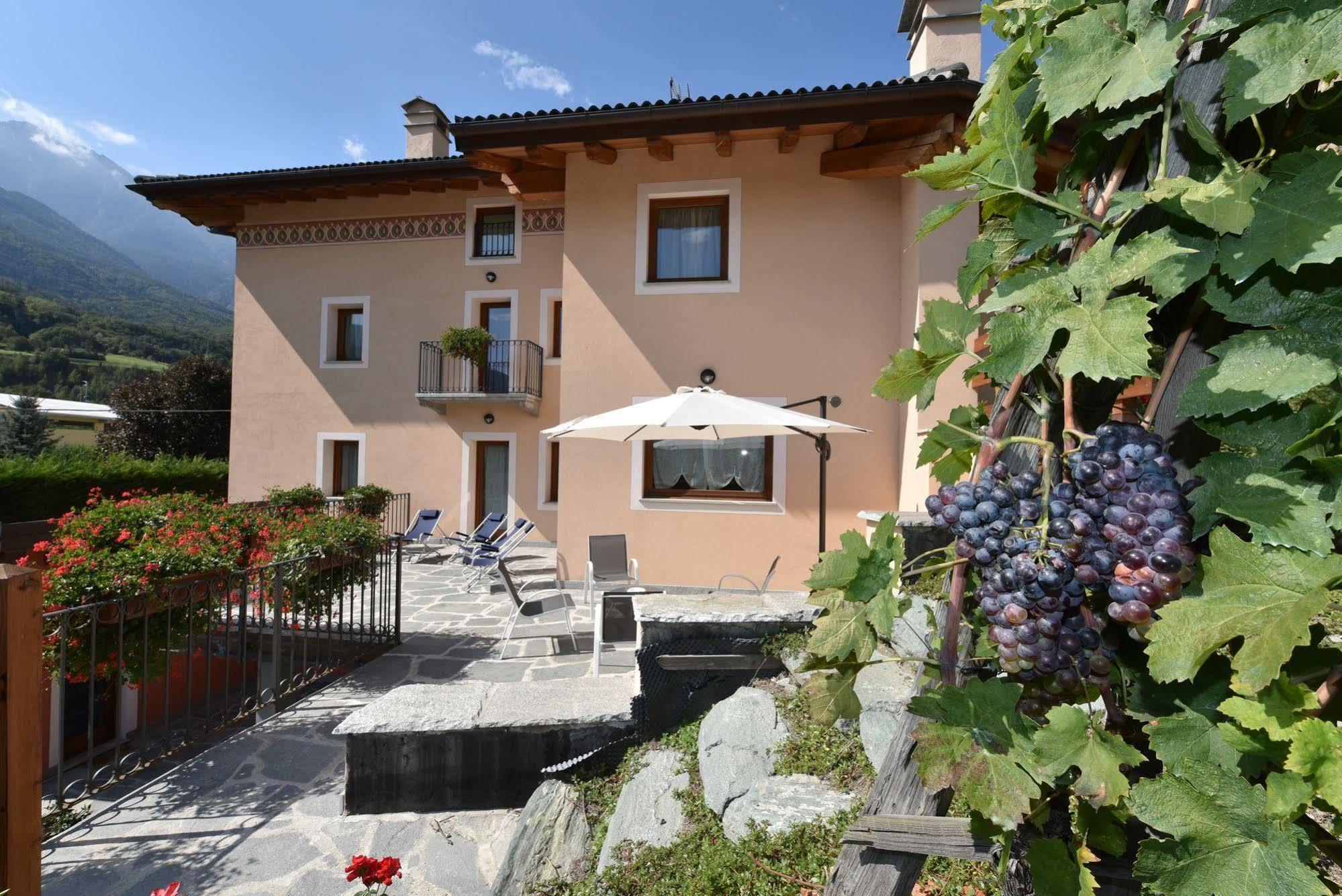 Au Berceau Du Bien-Etre Villa Chambave Buitenkant foto