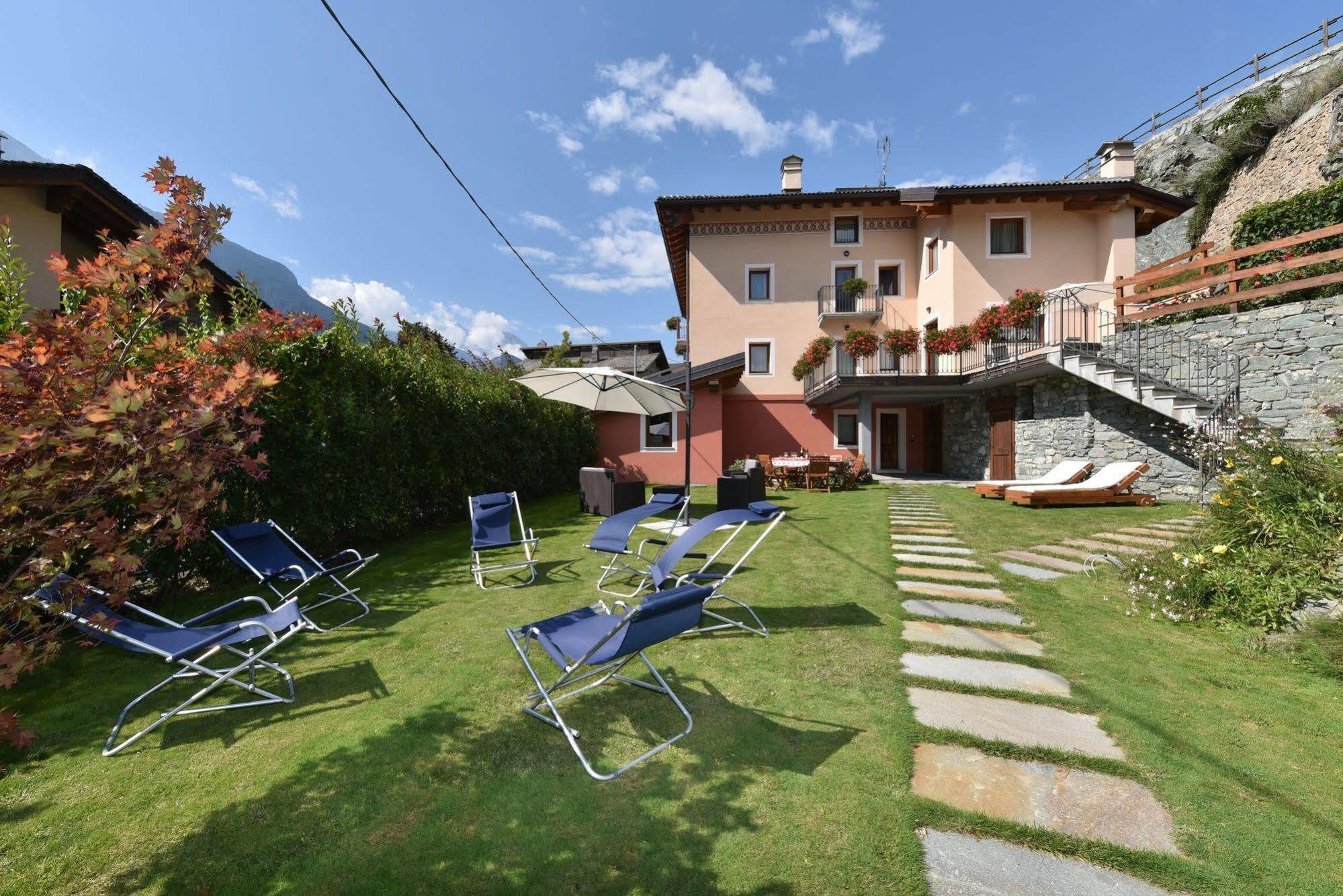 Au Berceau Du Bien-Etre Villa Chambave Buitenkant foto